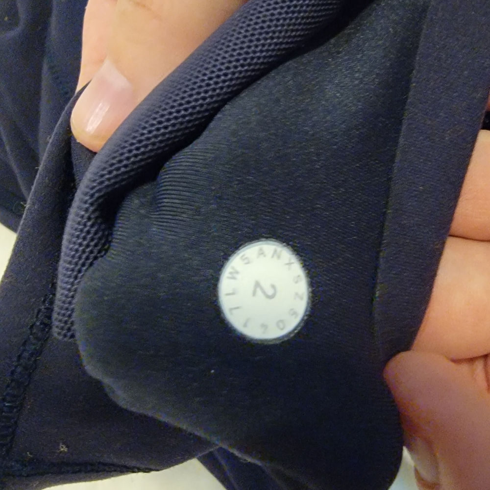 Lululemon - Picture 4 of 4